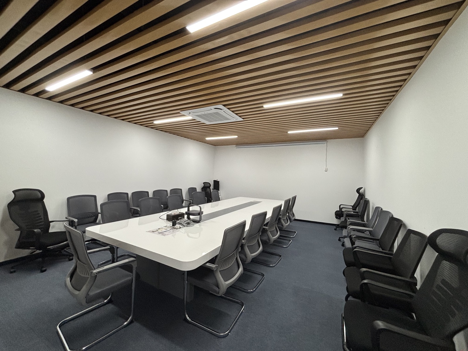 Wokin New Materials team work environment